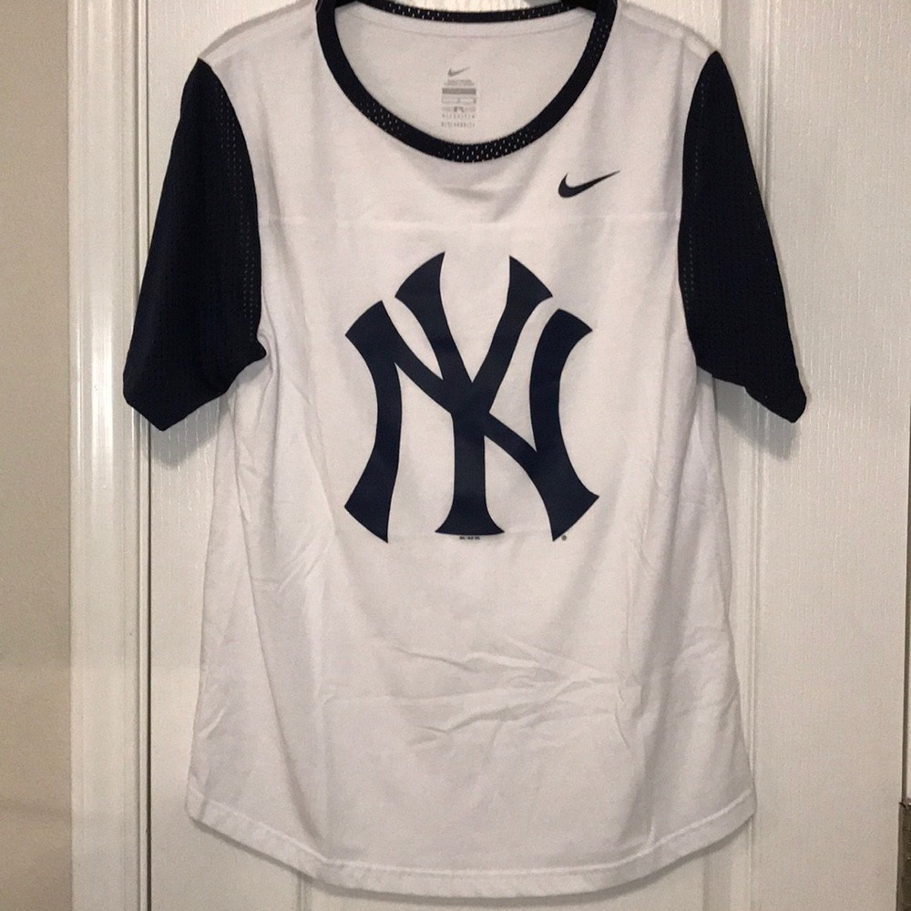 Nike Yankees Shirt